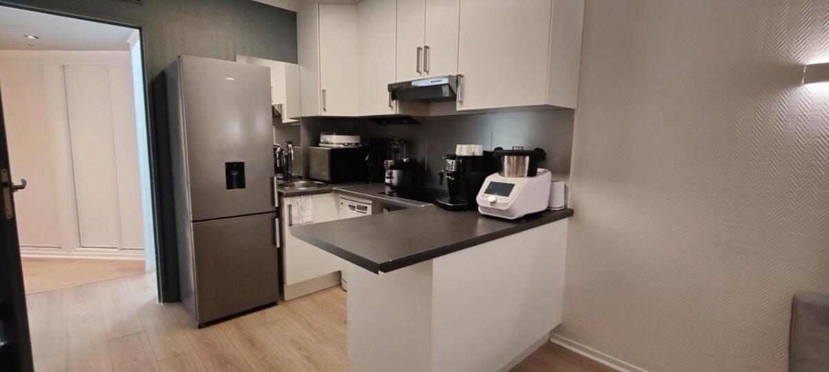 Paris Expo Suite Appartement & Parkings Dans Un Hotel 4 Etoiles, Porte De Versailles - Check In Autonome 24-7 Issy-les-Moulineaux Εξωτερικό φωτογραφία